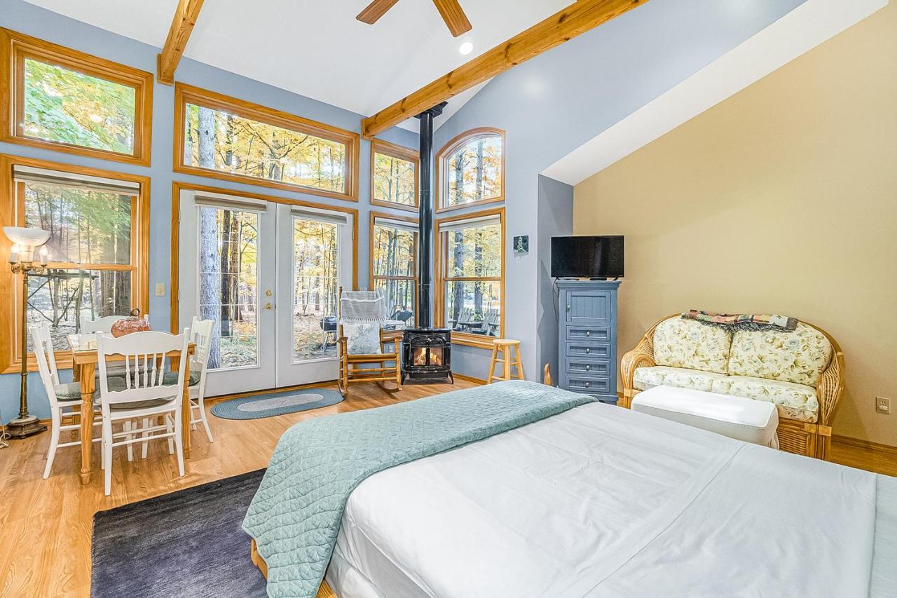 Saltbox Villa Thompsonville Eksteriør billede