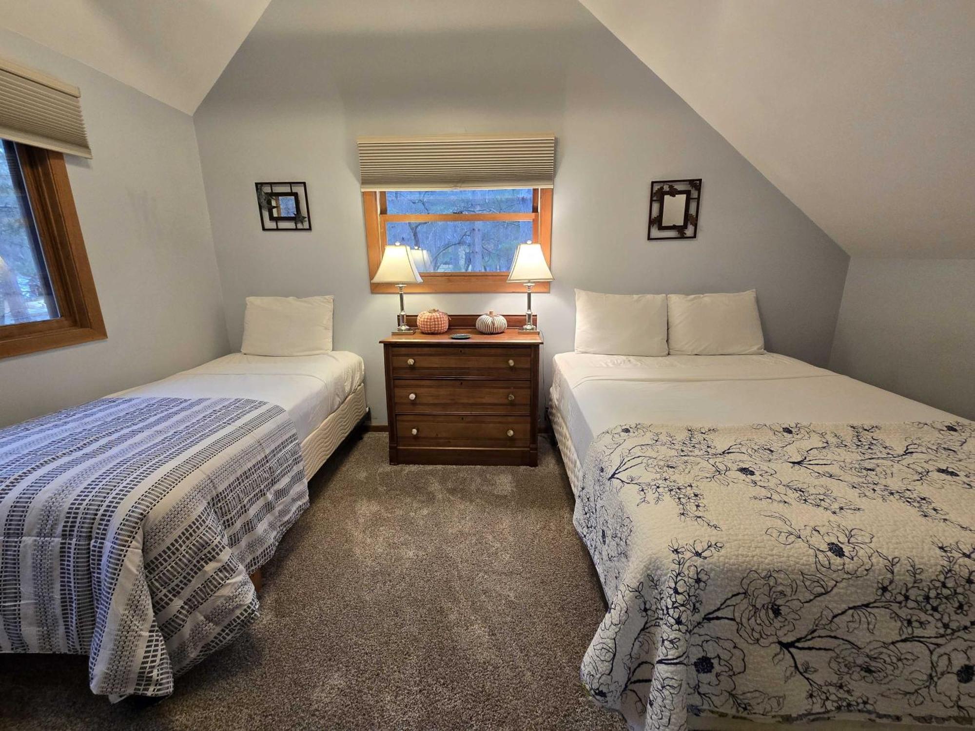 Saltbox Villa Thompsonville Eksteriør billede